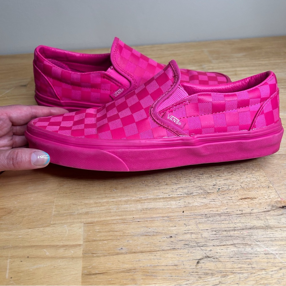 🩷 🩷 RARE FIND 🩷 🩷Vans Classic Slip-On Checkerboard Sneakers on Pink Glow - Picture 9 of 9